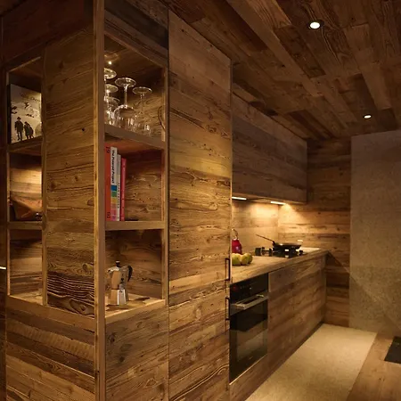 Alpine Woodhouse * 발토우르넨체